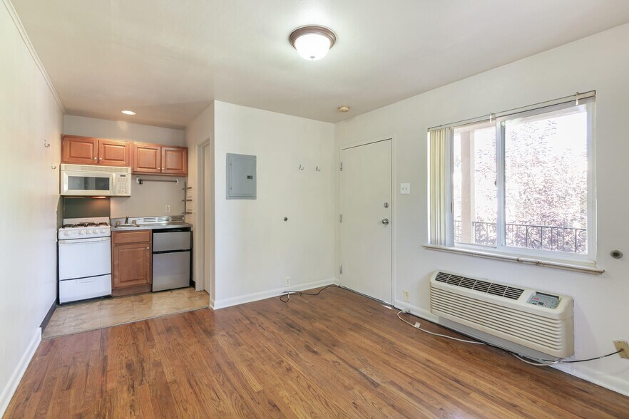 More Photos Of 901 Jasmine St, Denver Apartments For Sale