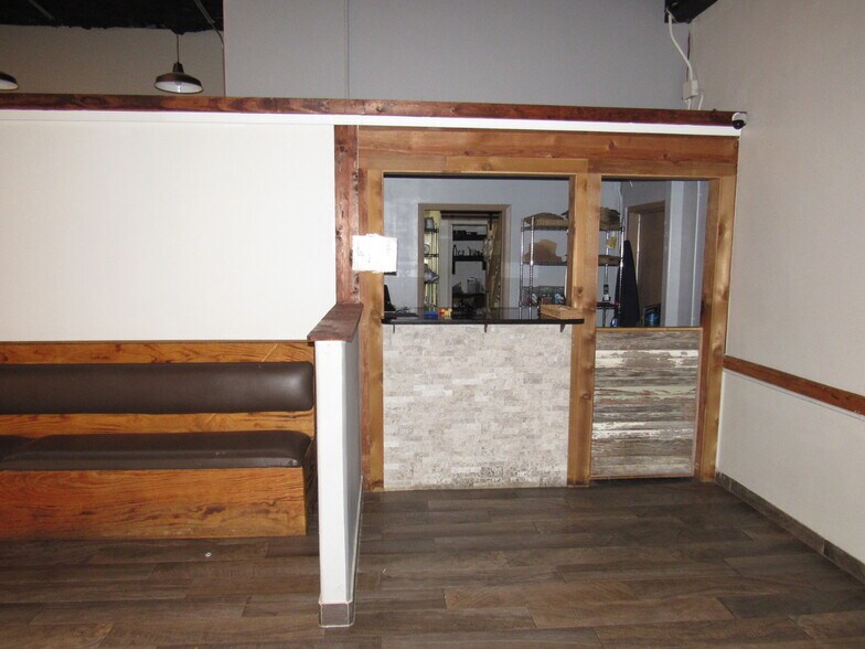 More Photos Of 802 S Main St, Belton General Retail For Sale