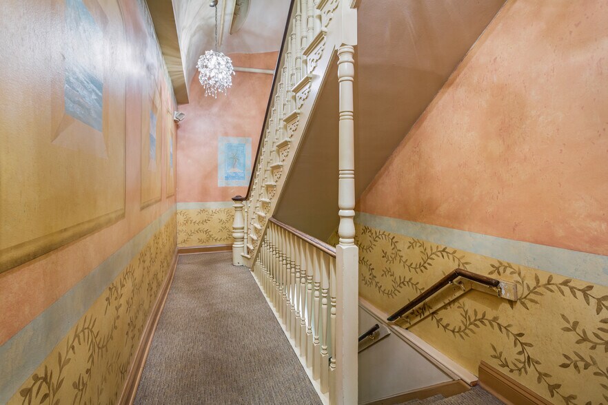 More Photos Of 1604 K St NW, Washington Office For Sale