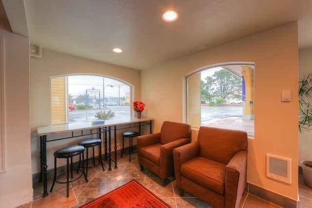 More Photos Of 1823 N Coast Hwy, Newport Hotel For Sale