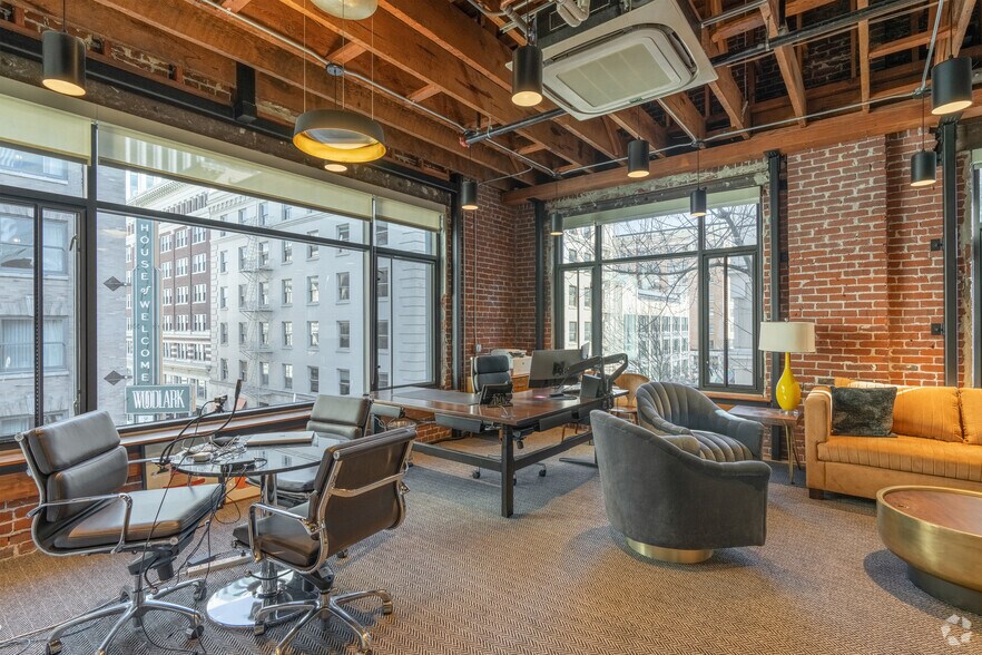 More Photos Of 800-808 SW Alder St, Portland Office For Sale