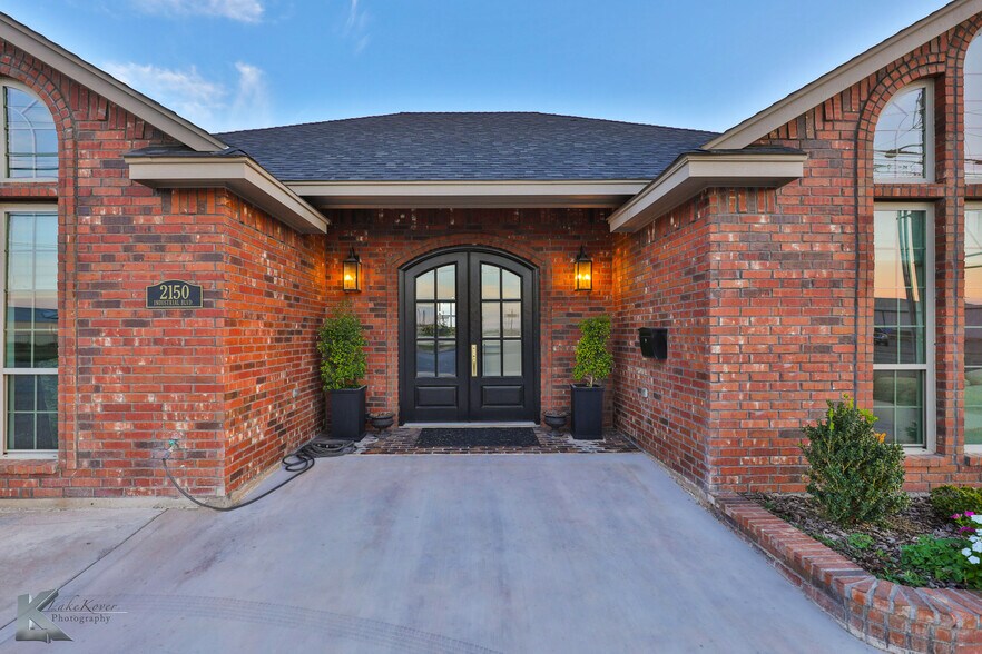 More Photos Of 2150 Industrial Blvd, Abilene Office For Sale