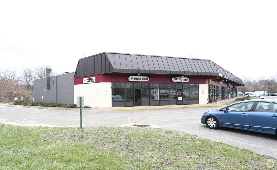 More Photos Of 1173 Queen St, Southington Unknown For Lease