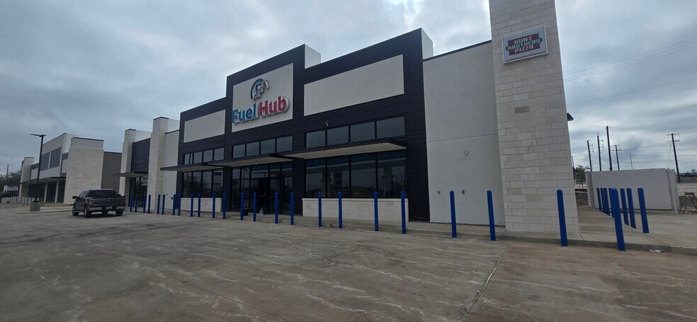 More Photos Of 15900 FM 1957 (Potranco Rd.), San Antonio Storefront Retail Office For Lease