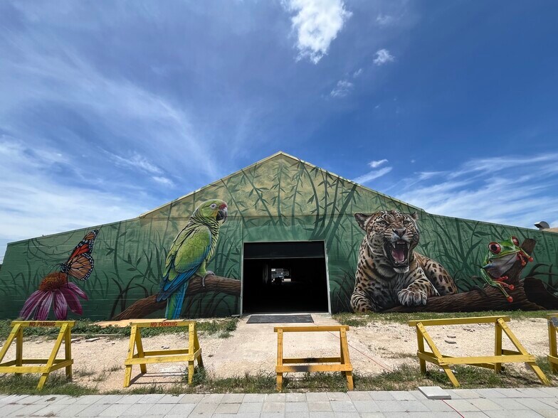 More Photos Of 4312 Willow Springs Rd, Austin Unknown For Lease