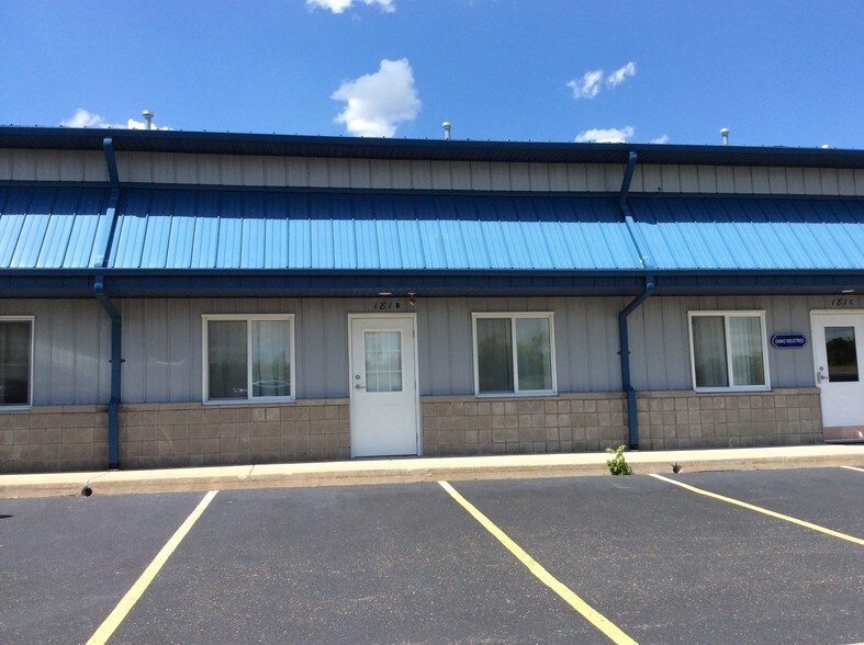 More Photos Of 181 Wolf St, Yorkville Warehouse For Sale