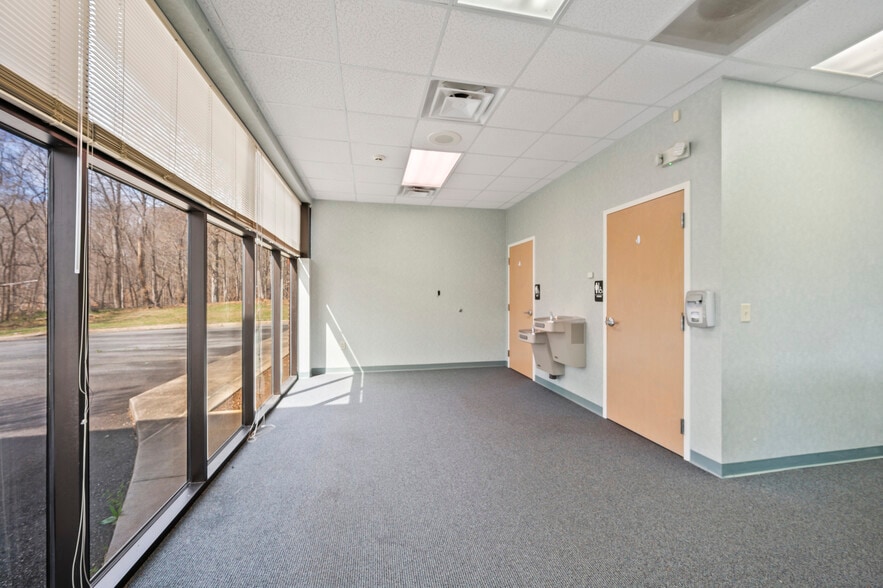 More Photos Of 257 W Kings Hwy, Eden Medical For Sale