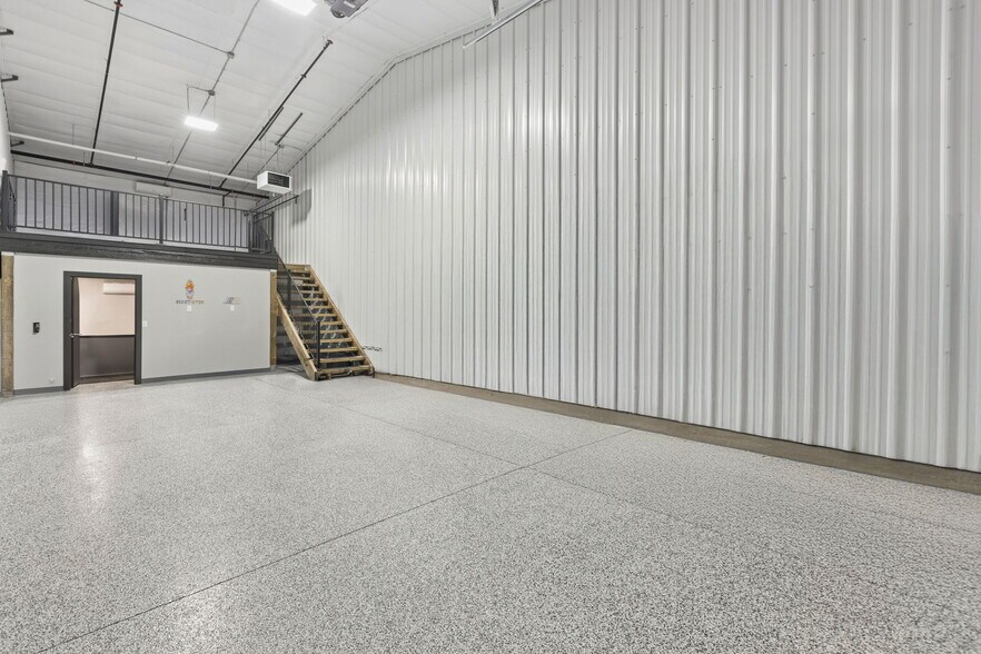 More Photos Of 360 Rancho Dr, Windsor Self Storage For Sale