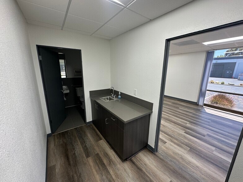More Photos Of 4010 N Palm St, Fullerton Unknown For Lease