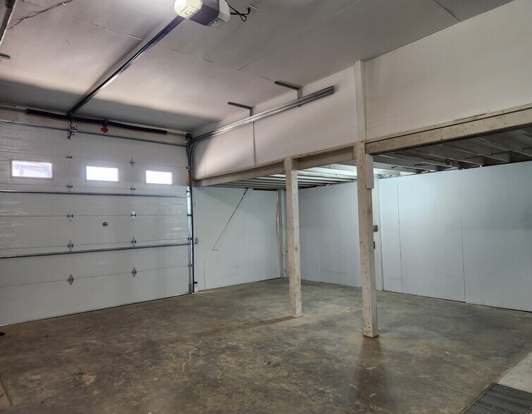 More Photos Of 4396 220th St E, Prior Lake Flex For Lease