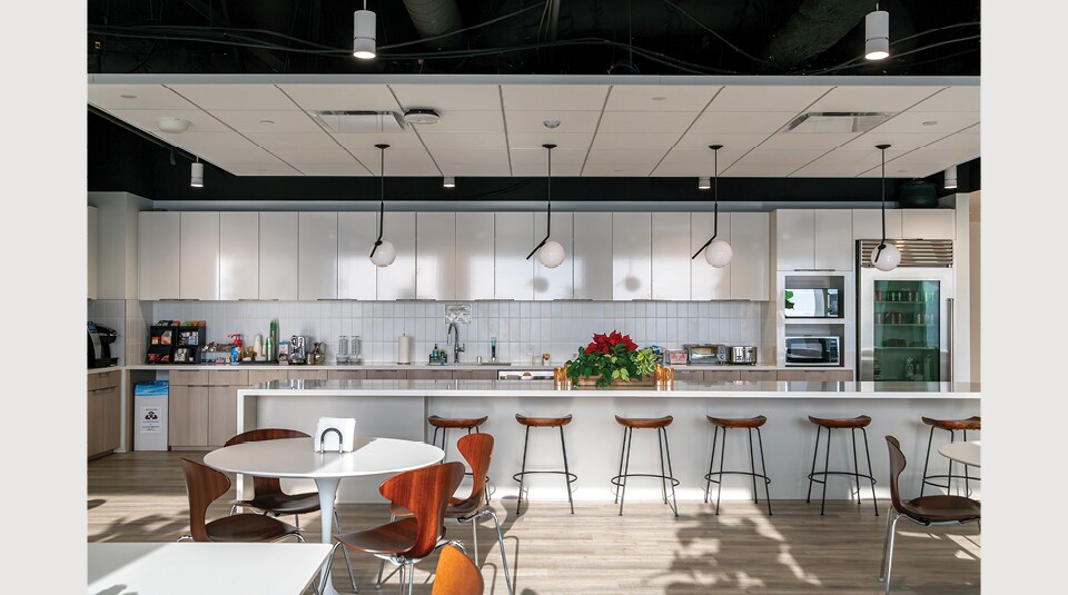 More Photos Of 555 S Flower St, Los Angeles Office For Lease