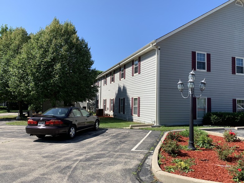 More Photos Of 14665 Lisbon Rd, Brookfield Medical For Lease