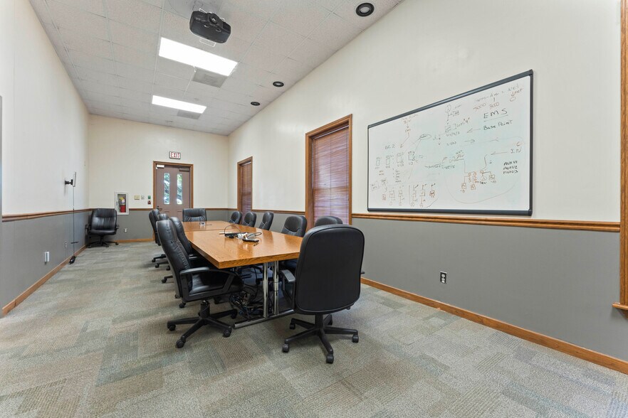 More Photos Of 2500 False River Dr, New Roads Office For Sale