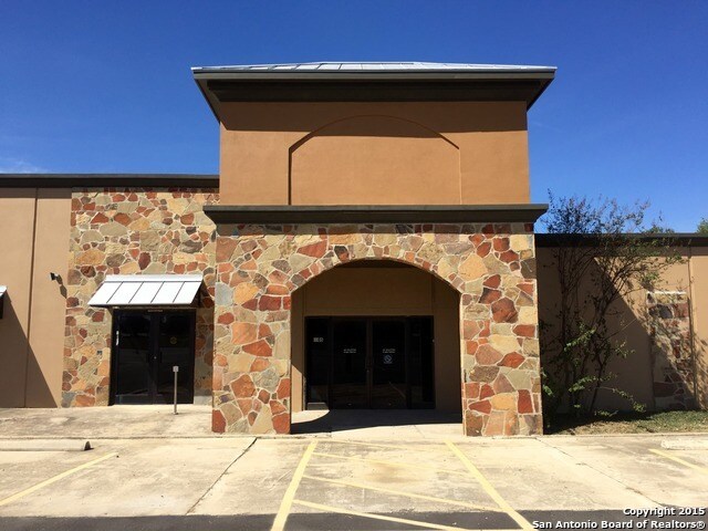 More Photos Of 1701 E State Highway 97, Jourdanton Flex For Lease
