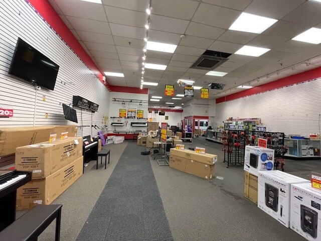 More Photos Of 95 Amity Rd, New Haven Storefront Retail Office For Sale