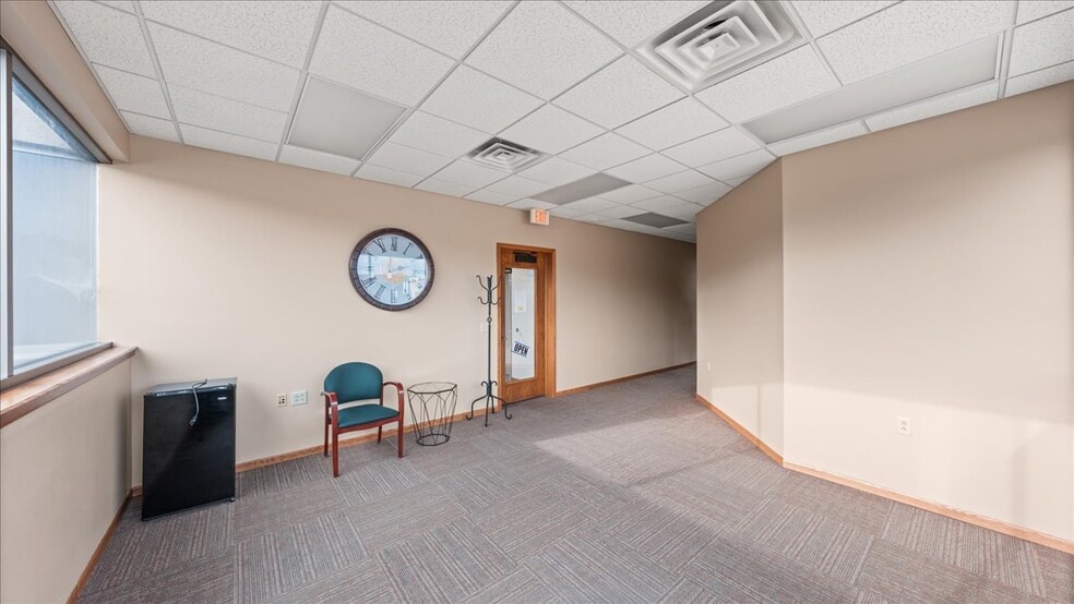 More Photos Of 1212 Horton St, La Crosse Office For Lease