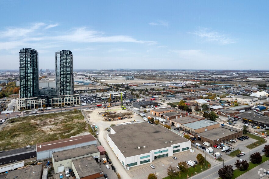 More Photos Of 130 Doughton Rd, Vaughan Manufacturing For Lease