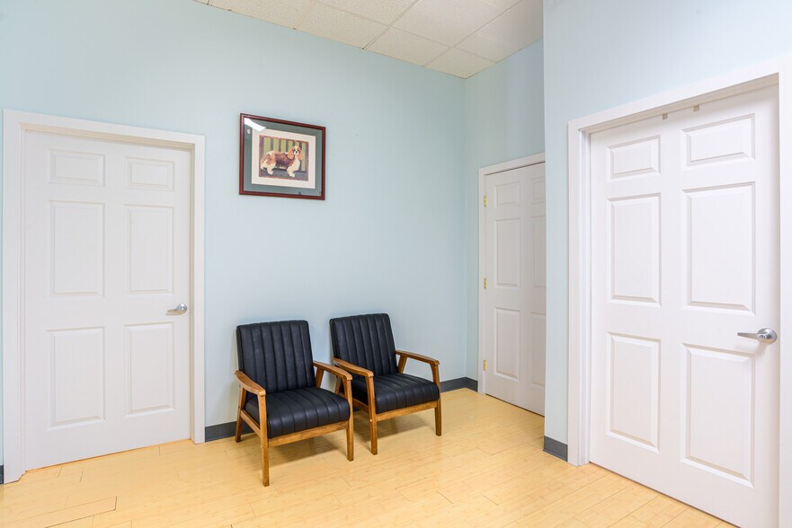 More Photos Of 100 Corporate Dr, Trumbull Office For Sale
