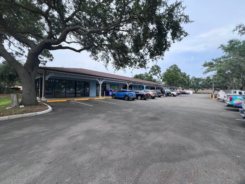 More Photos Of 4102 34th St S, Saint Petersburg Storefront Retail Office For Lease