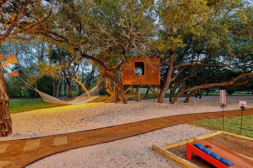 More Photos Of 8601 Zyle Rd, Austin Specialty For Sale