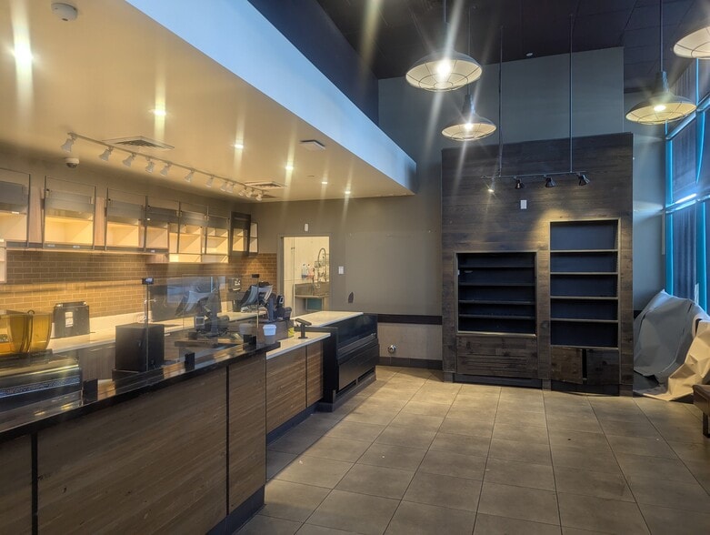 More Photos Of 7122 Beverly Blvd, Los Angeles Storefront Retail Office For Lease