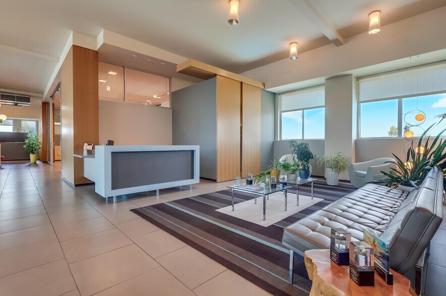 More Photos Of 1730-1738 Berkeley St, Santa Monica Loft Creative Space For Lease