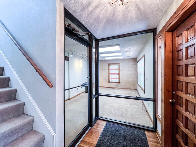 More Photos Of 300 Worcester Rd, Framingham Office For Sale