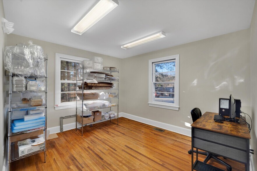 More Photos Of 323 W Georgia Rd, Simpsonville Restaurant For Sale