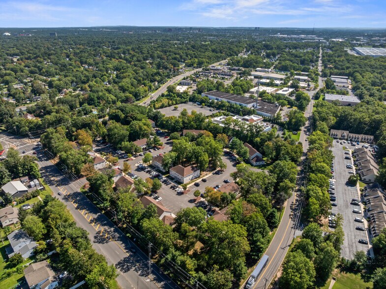 More Photos Of 11 Clyde Rd, Somerset Office For Sale