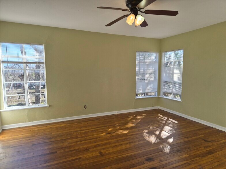 More Photos Of 2118 Wilson Blvd, San Antonio Apartments For Sale
