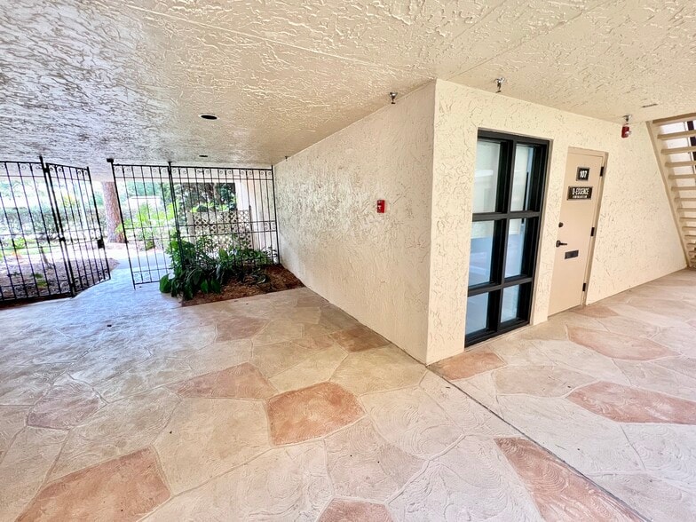 More Photos Of 2650 Bahia Vista St, Sarasota Medical For Sale