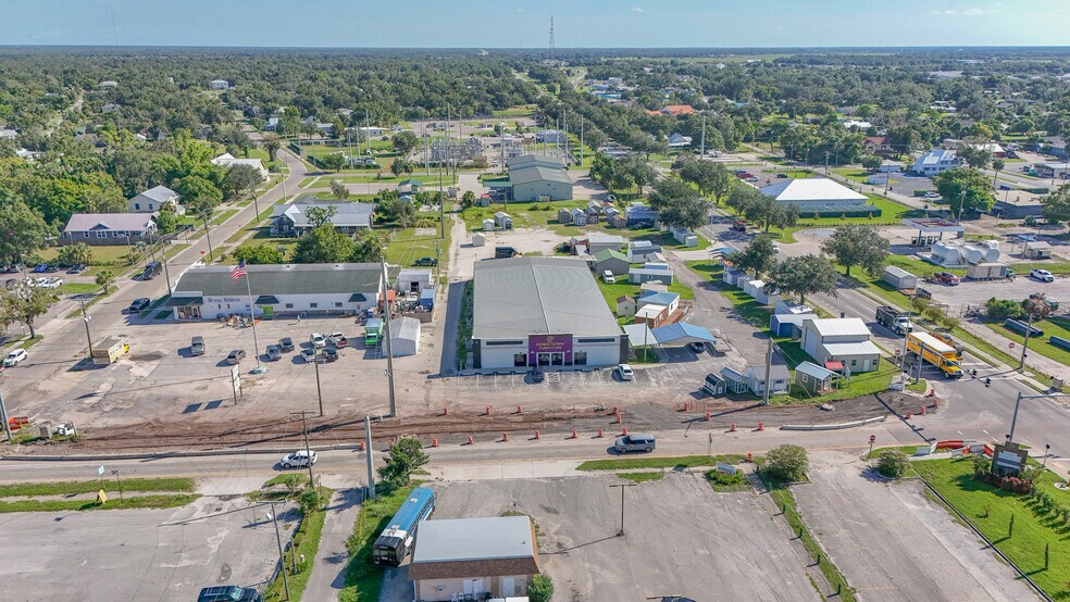 More Photos Of 14 W Hickory St, Arcadia Freestanding For Lease