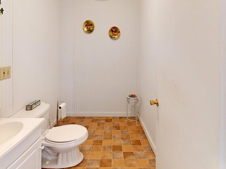 More Photos Of 1213 W 38th St, Erie Office Residential For Sale