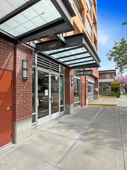 More Photos Of 414 NE 70th St, Seattle Apartments For Sale