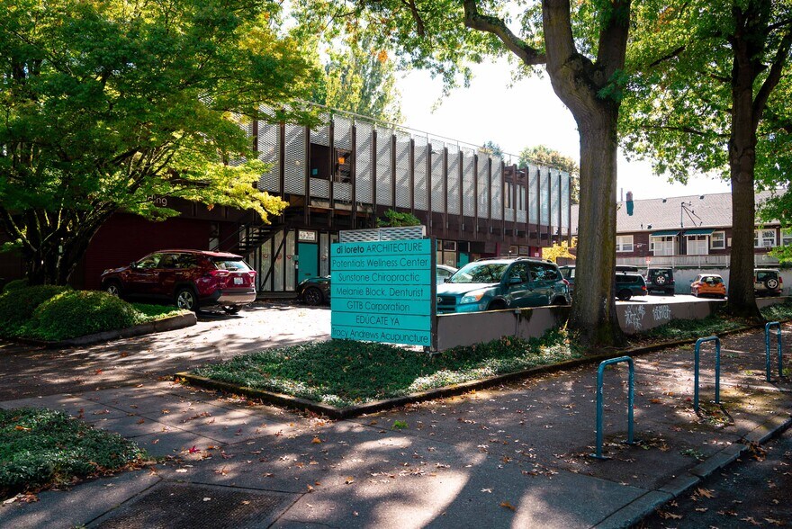 More Photos Of 200 NE 20th Ave, Portland Office For Sale