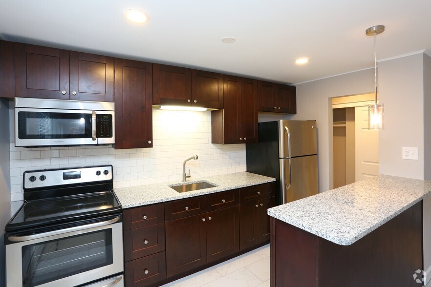 More Photos Of 501-551 W Euclid Ave, Arlington Heights Apartments For Sale