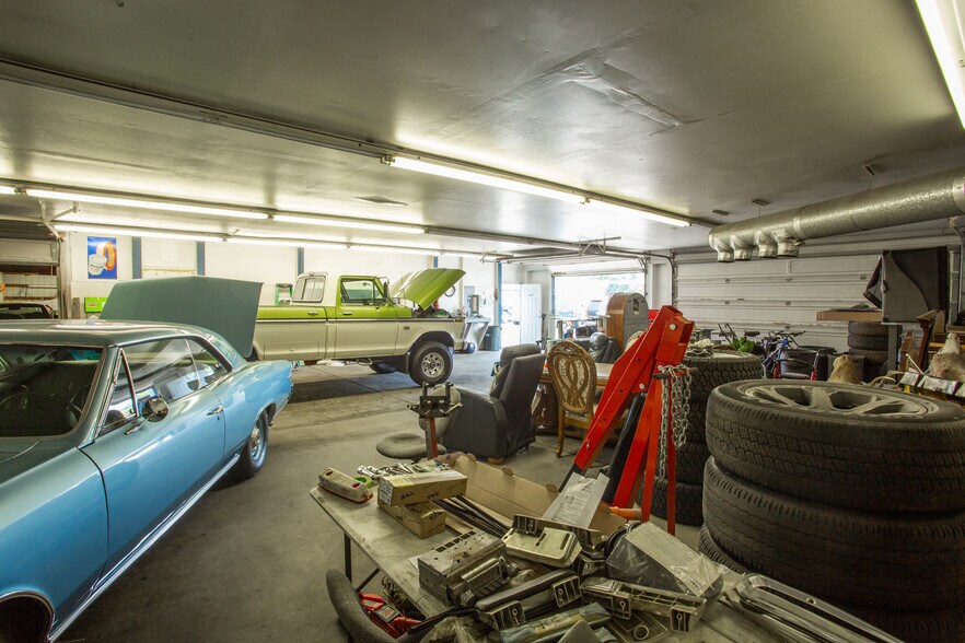 More Photos Of 2929 N Government Way, Coeur d'Alene Auto Dealership For Sale