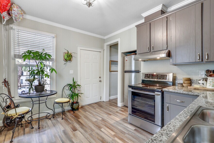 More Photos Of 517 13th St, Sacramento Multifamily For Sale