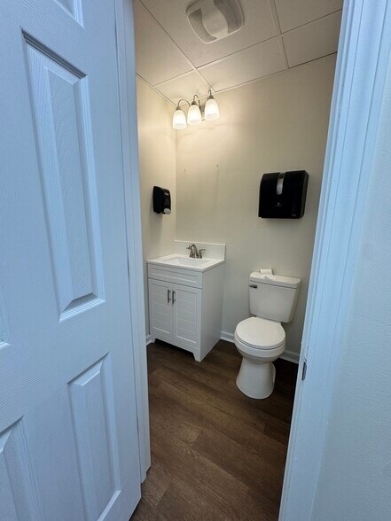 More Photos Of 300-312 E Jefferson St, Monroe Storefront Retail Office For Lease