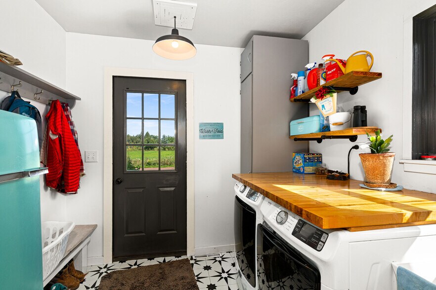 More Photos Of 60445 E Summit Rd W, Ashland Lodge Meeting Hall For Sale
