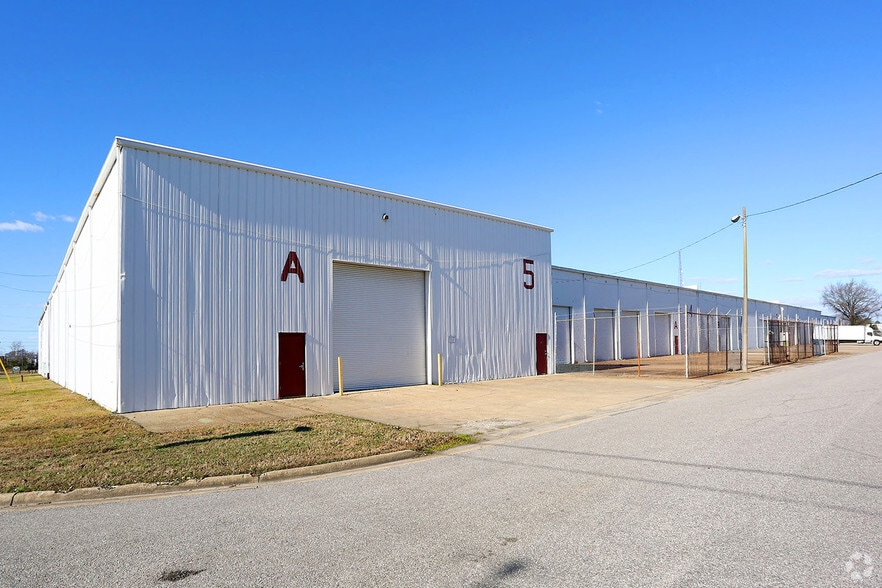 More Photos Of 814 Maxwell Dr, Hampton Manufacturing For Lease