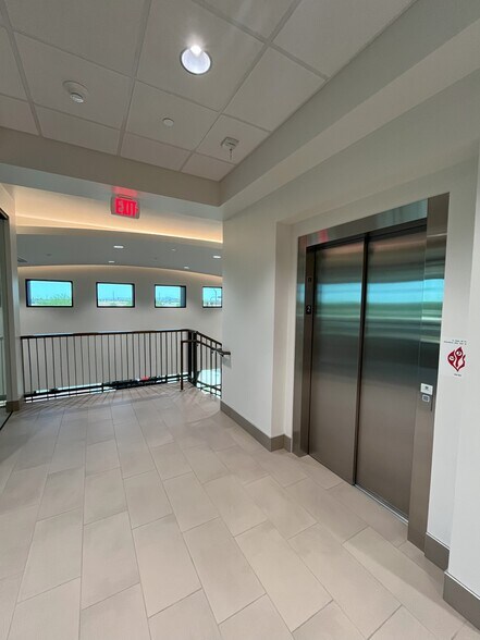 More Photos Of 1360 N Bullard Ave, Goodyear Office For Lease