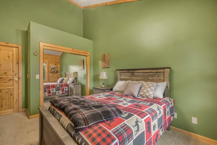 More Photos Of 1665 Whisper Ridge Rd, Ashton Hotel For Sale