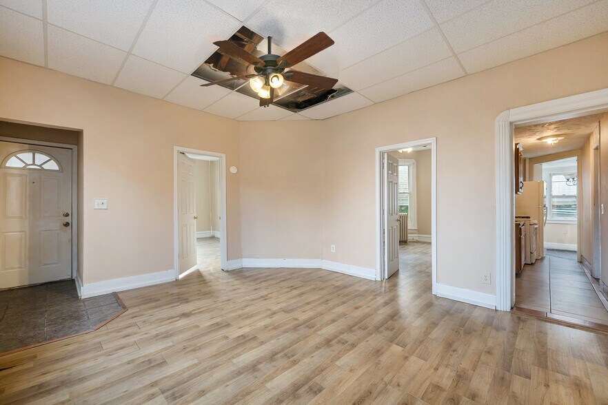 More Photos Of 2501 Poppleton Ave, Omaha Apartments For Sale