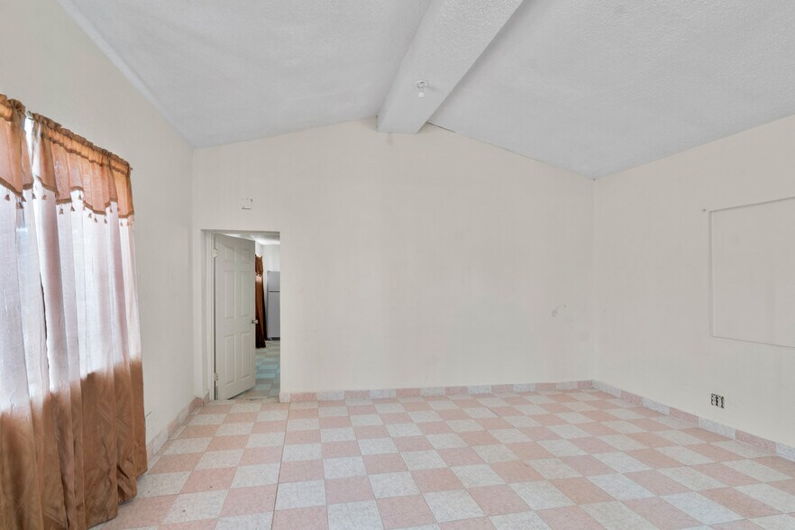 More Photos Of , El Paso Office For Sale