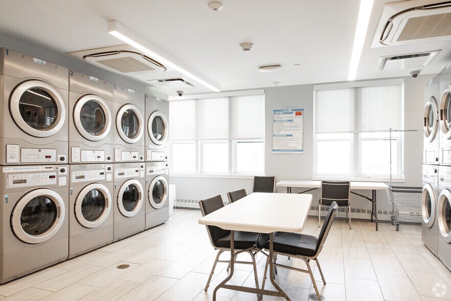 More Photos Of 10-40 Station Dr, Wyandanch Apartments For Lease