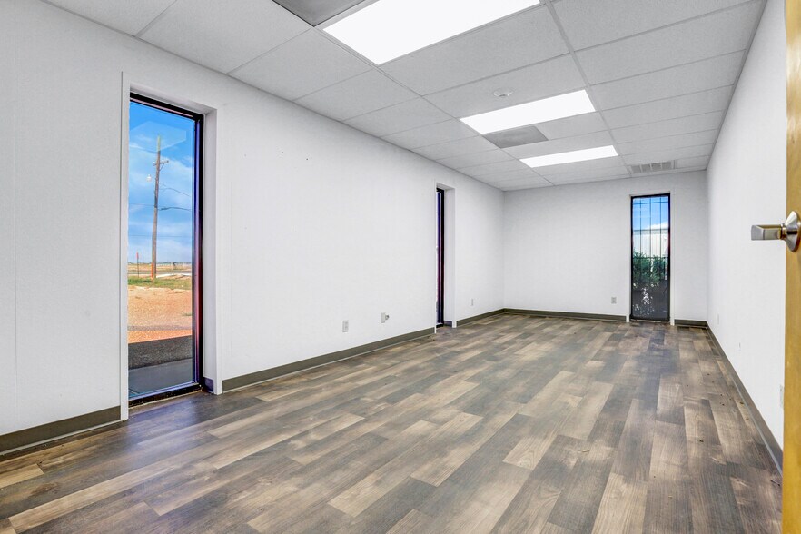 More Photos Of 3908 N Frankford Ave, Lubbock Warehouse For Sale