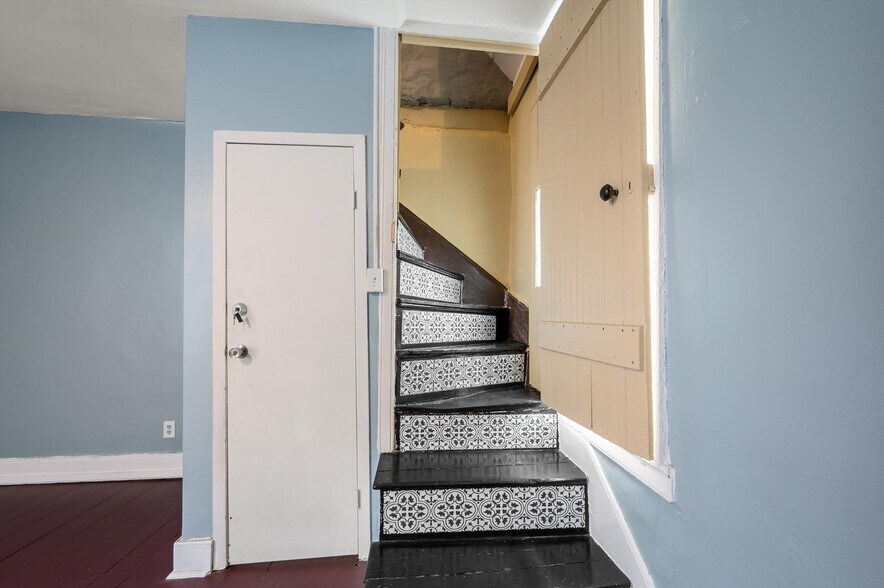 More Photos Of 170 High St / 173 Potomac St, Harpers Ferry Storefront Retail Residential For Sale