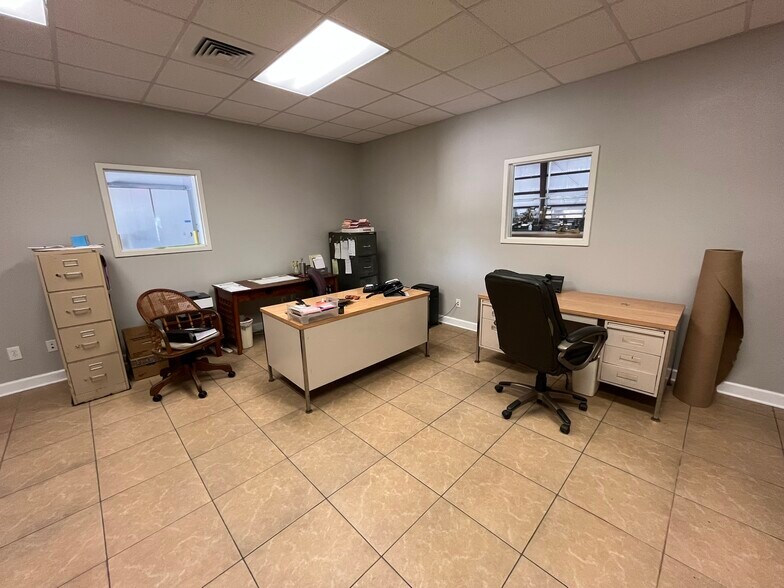 More Photos Of 2400 W Herman St, Pensacola Warehouse For Sale