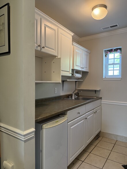 More Photos Of 915 Pennsylvania Ave, Trenton Warehouse For Sale